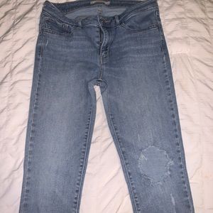 Levi’s jeans distressed